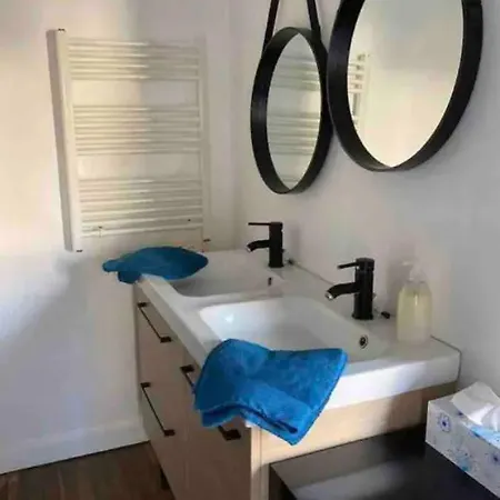 Maison De Bord De A Sur *